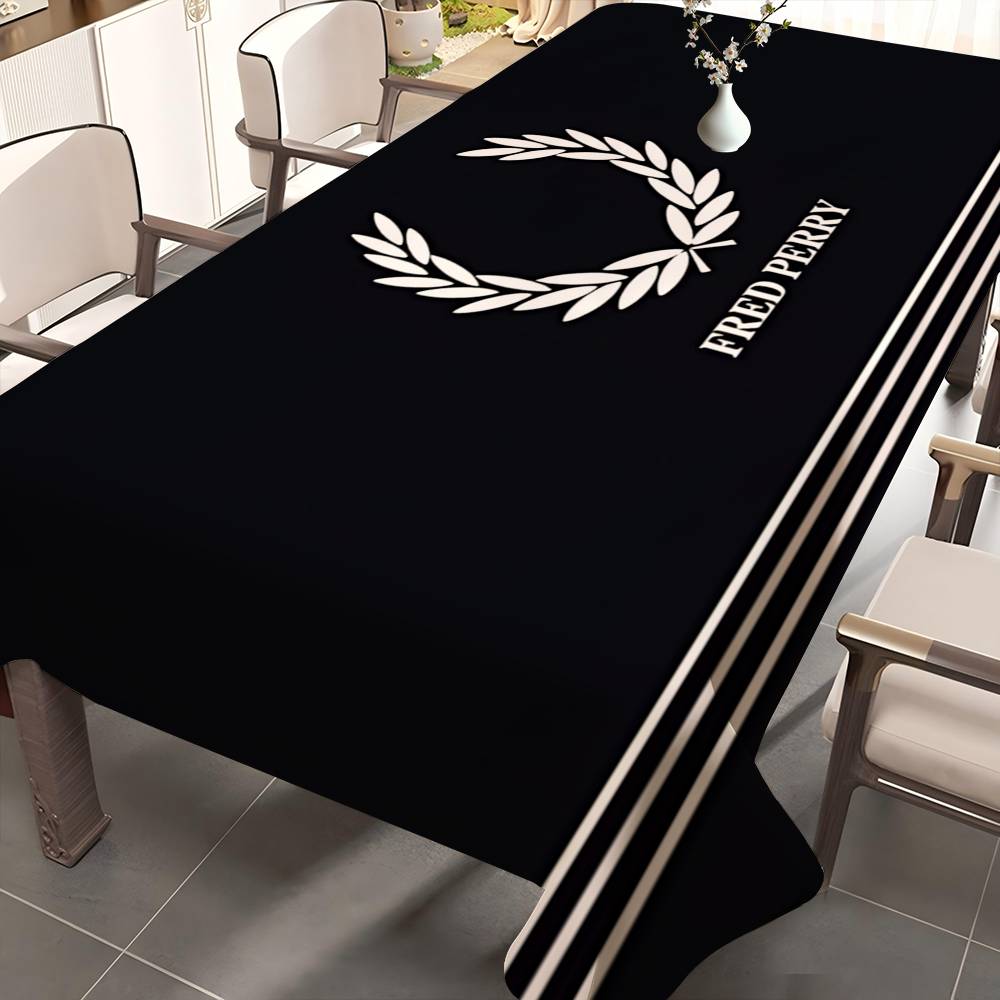 Home Textiles Today Logo - ผ้าปูโต๊ะทรงสี่เหลี่ยมโลโก้ FRED PERRY สำหรับตกแต่งโต๊ะอาหาร กันน้ำ ใช้ซ้ำได้